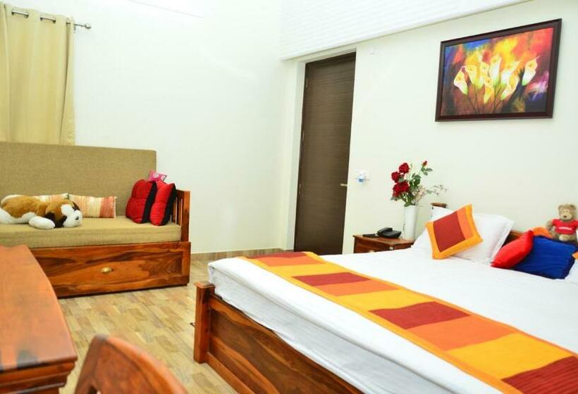 בית מלון כפרי Mojo Rooms Airport