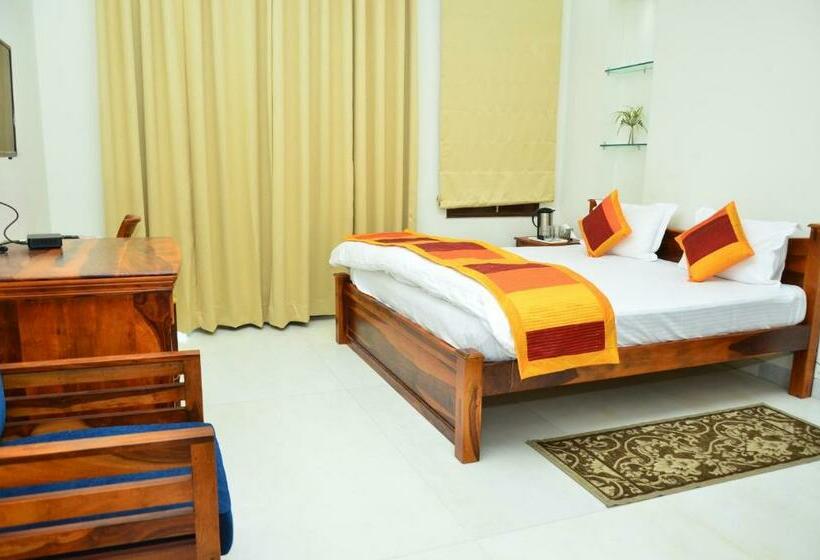 בית מלון כפרי Mojo Rooms Airport