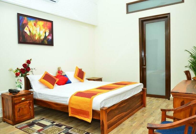 בית מלון כפרי Mojo Rooms Airport