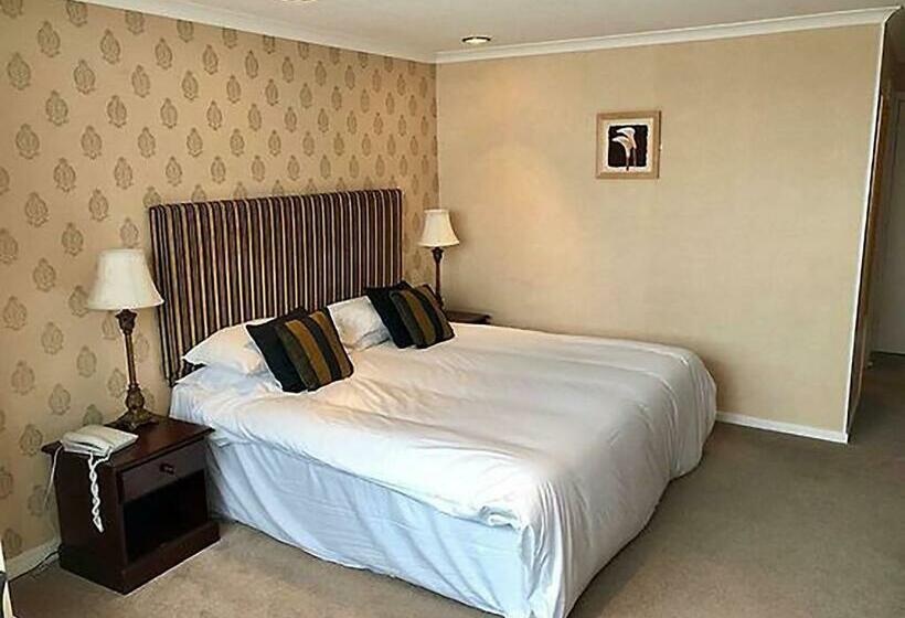 فندق Northop Hall Country House