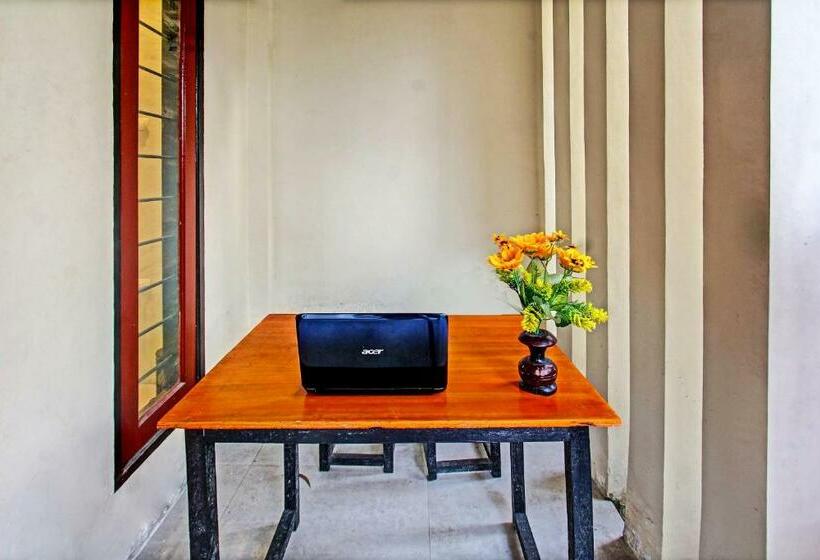 فندق Oyo 91845 V_ar House Syariah