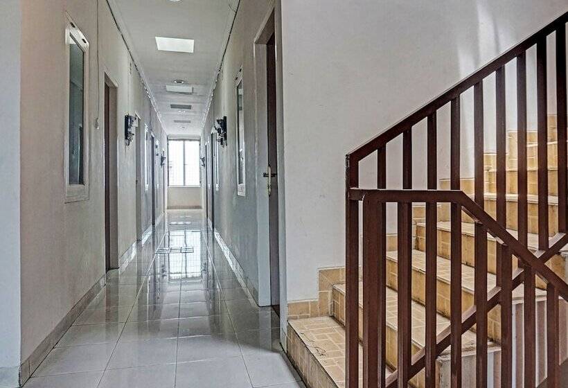 ホテル Oyo 91849 Karawaci Taman Permata 5