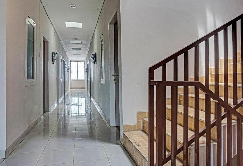 ホテル Oyo 91849 Karawaci Taman Permata 5