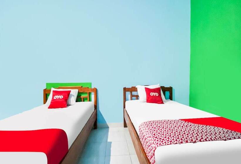 ホテル Oyo 91861 Pemuda Kemuning Guest House