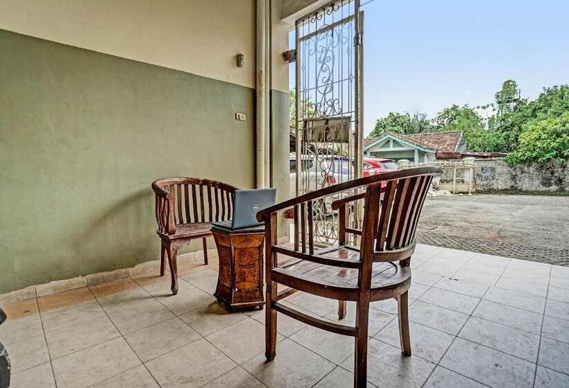 בית מלון כפרי Oyo 91873 Nugraha Kost