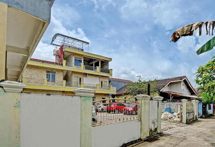 בית מלון כפרי Oyo 91873 Nugraha Kost