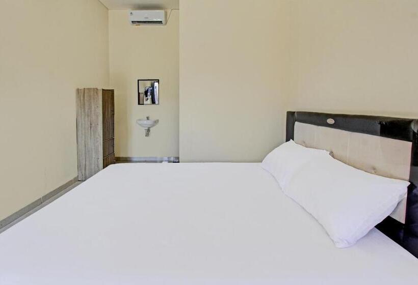 Отель Oyo 91881 Aratha Homestay