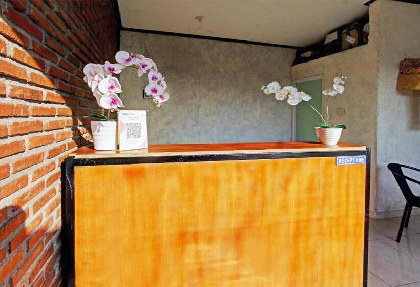 Отель Oyo 91881 Aratha Homestay