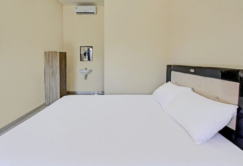 Отель Oyo 91881 Aratha Homestay