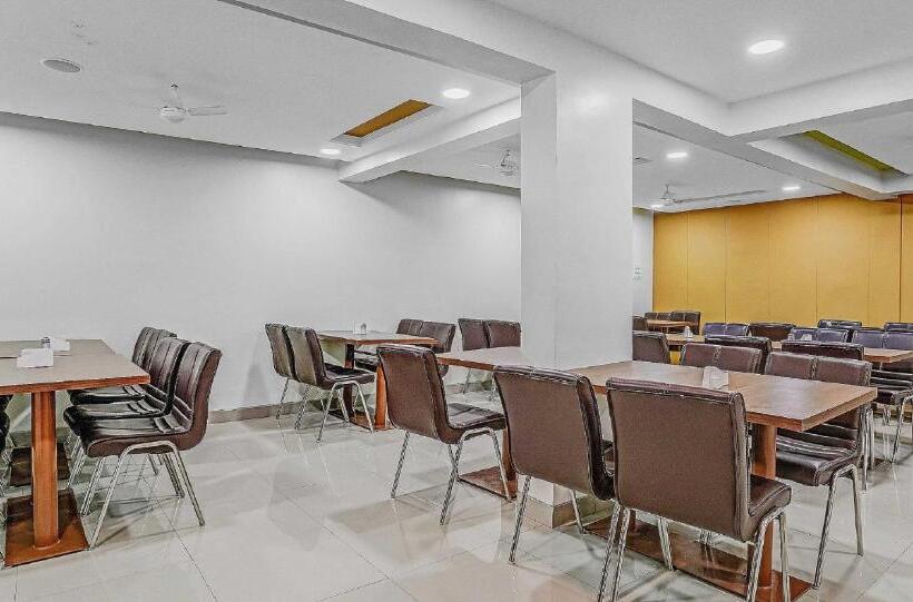 호텔 Oyo Flagship 70230 Homely Stay