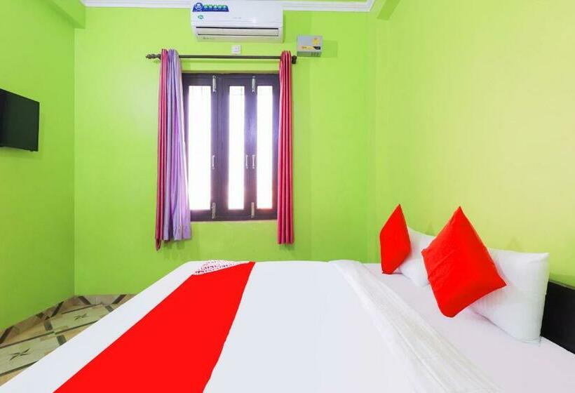 בית מלון כפרי Oyo Flagship 70255  Raj Lalit