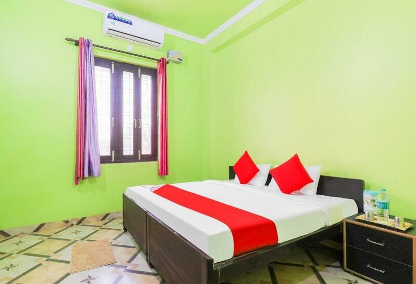 בית מלון כפרי Oyo Flagship 70255  Raj Lalit