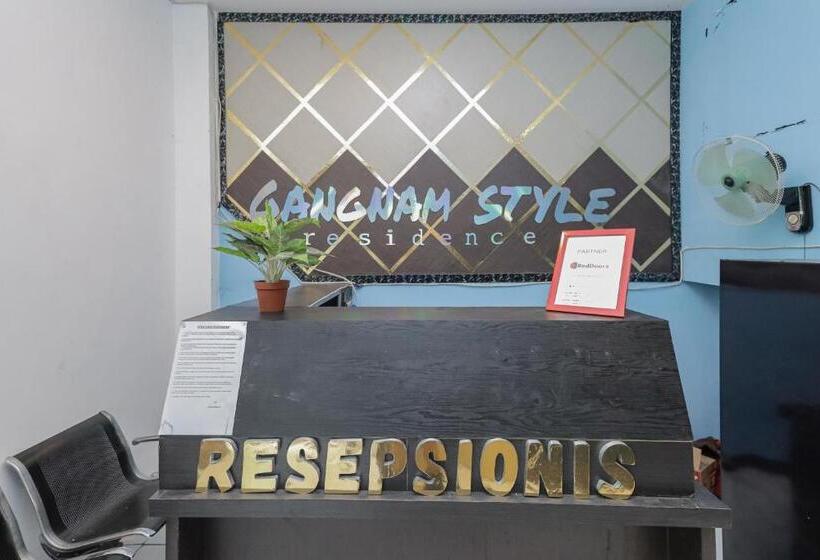 ホテル Reddoorz Near Mayapada Hospital Surabaya