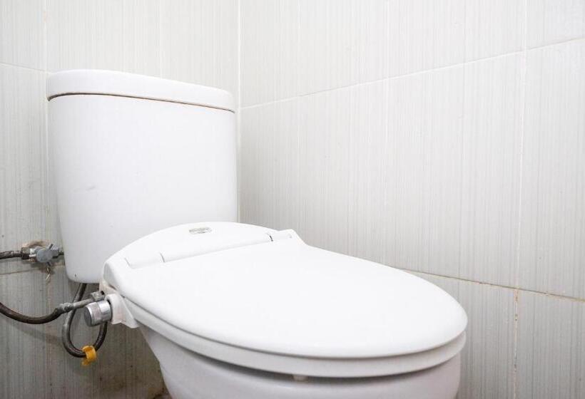 فندق Reddoorz Plus At Lovina Inn Tonrangeng River Side