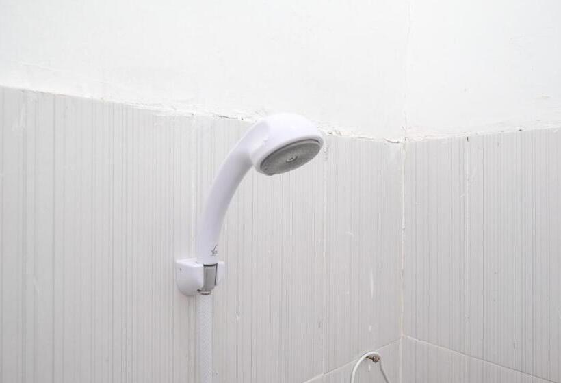 فندق Reddoorz Plus At Lovina Inn Tonrangeng River Side