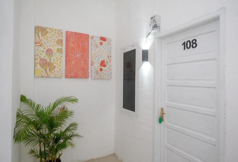 فندق Reddoorz Plus At Lovina Inn Tonrangeng River Side