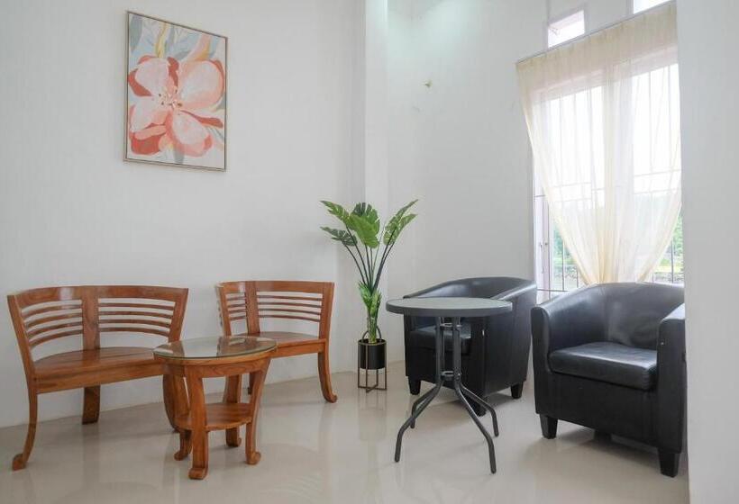 فندق Reddoorz Plus At Lovina Inn Tonrangeng River Side