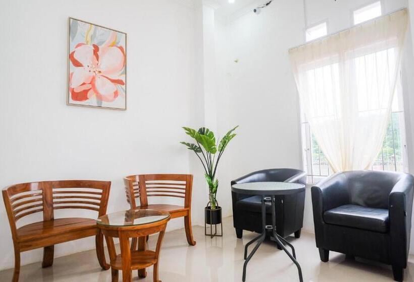 فندق Reddoorz Plus At Lovina Inn Tonrangeng River Side