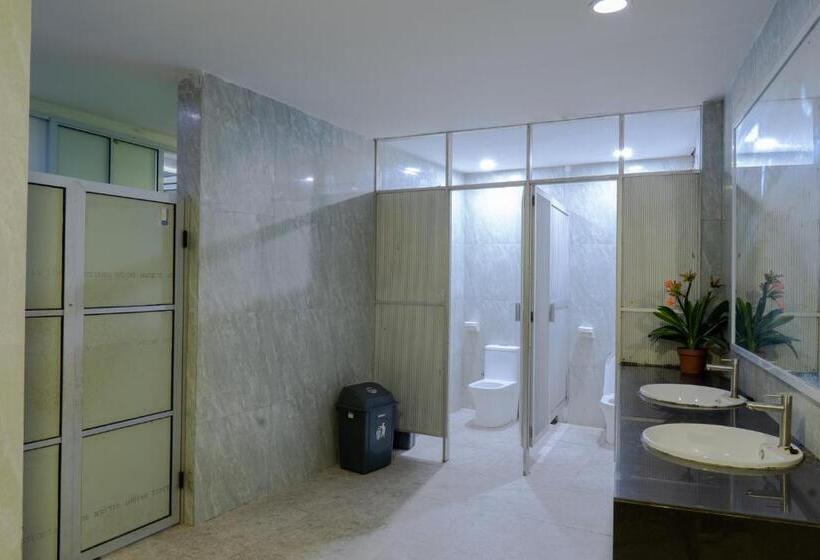 호텔 Reddoorz Near Pelabuhan Sri Bintan Pura Tanjungpinang