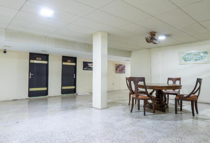 호텔 Reddoorz Near Pelabuhan Sri Bintan Pura Tanjungpinang