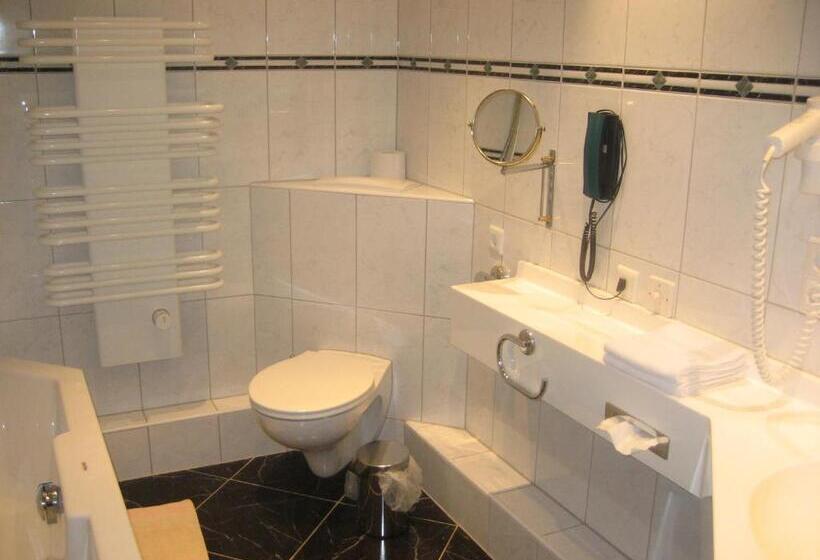 호텔 Sauerländer Hof