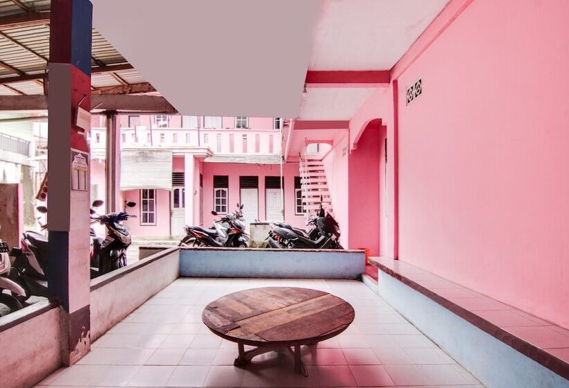 ホテル Spot On 91858 Raja Homestay Syariah