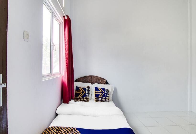 ホテル Spot On 91858 Raja Homestay Syariah