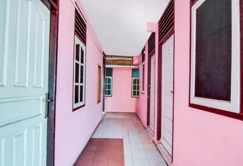 ホテル Spot On 91858 Raja Homestay Syariah