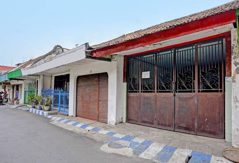 בית מלון כפרי Spot On 91865 Sidomulyo Kost Syariah