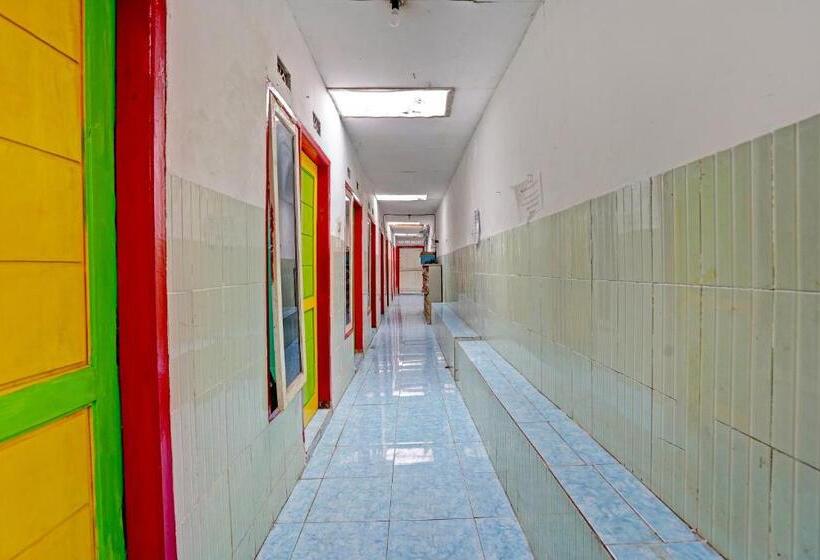 בית מלון כפרי Spot On 91865 Sidomulyo Kost Syariah