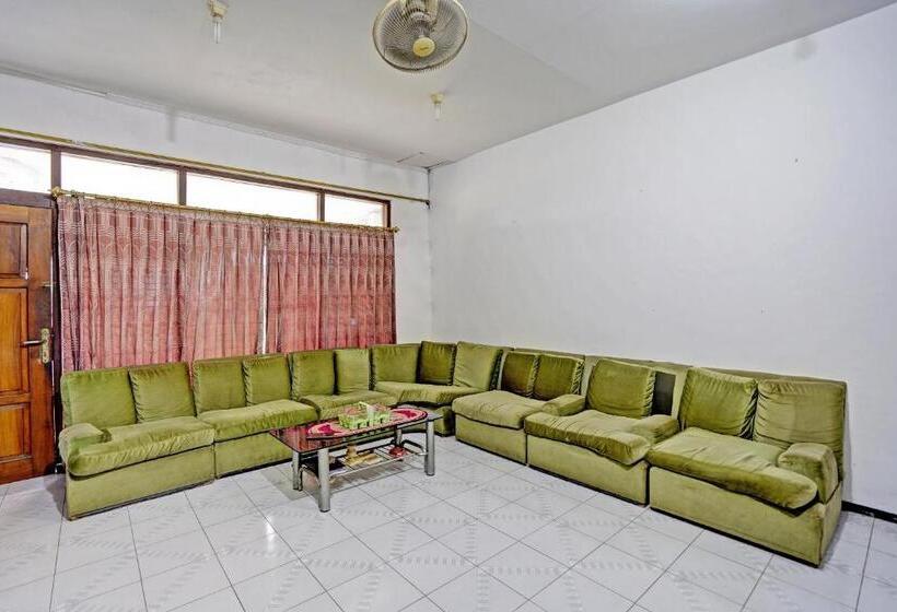 בית מלון כפרי Spot On 91865 Sidomulyo Kost Syariah