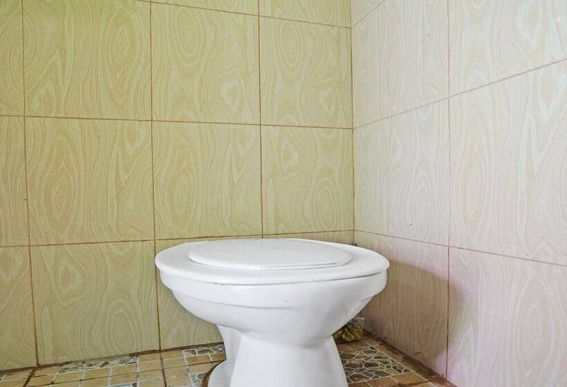 בית מלון כפרי Spot On 91869 Insan Mulia Kost Syariah