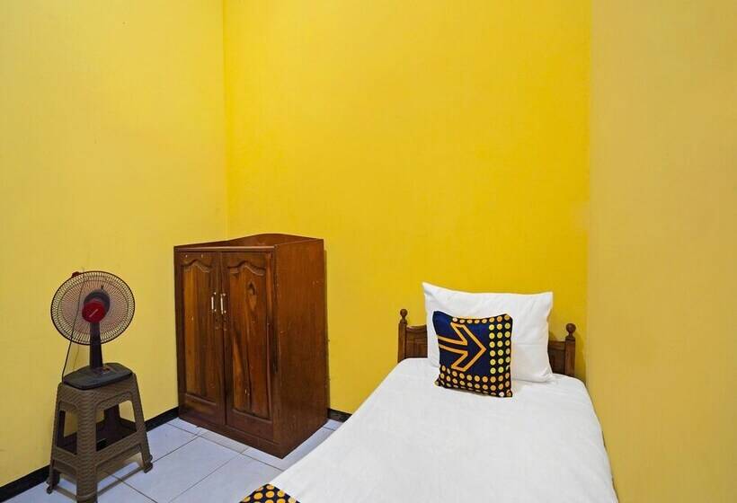 בית מלון כפרי Spot On 91869 Insan Mulia Kost Syariah