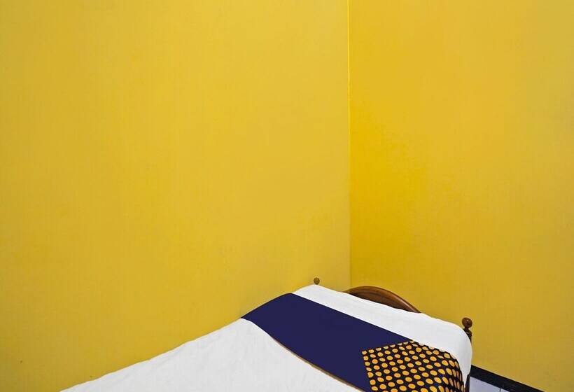 בית מלון כפרי Spot On 91869 Insan Mulia Kost Syariah