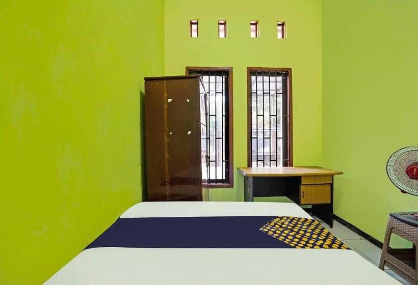 בית מלון כפרי Spot On 91869 Insan Mulia Kost Syariah