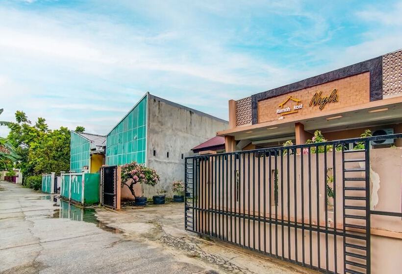 فندق Spot On 91875 Nayla Homestay Syariah Near Koro Koro Panam, Karaoke, Pool, & Cafe