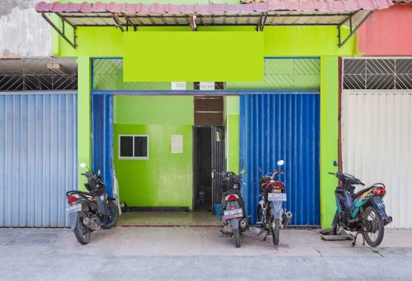 ホテル Spot On 91882 Bilqis Homestay