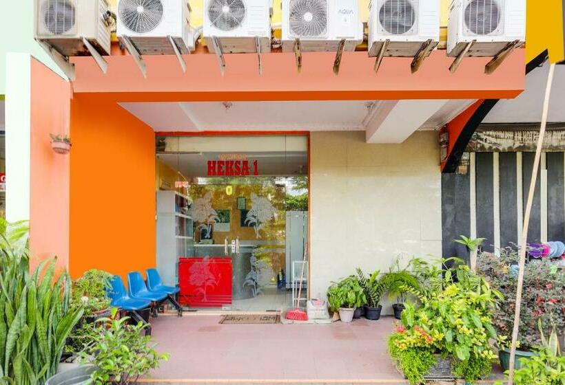 ホテル Spot On 91885 Wisma Heksa