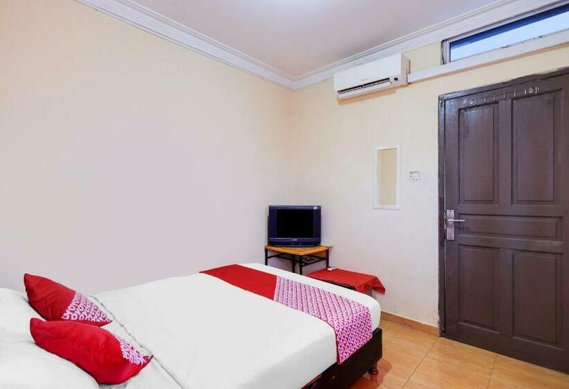 ホテル Spot On 91885 Wisma Heksa