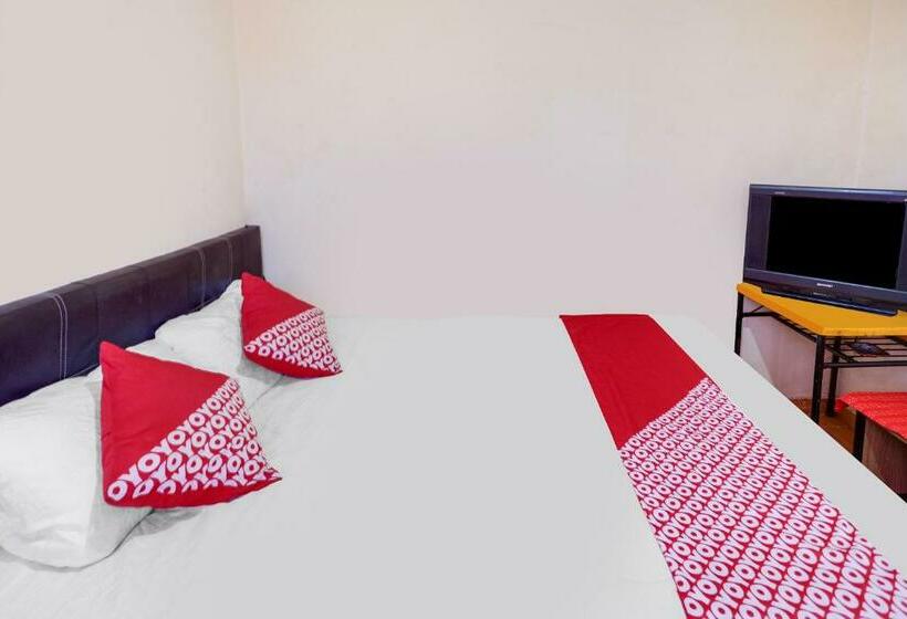 ホテル Spot On 91885 Wisma Heksa