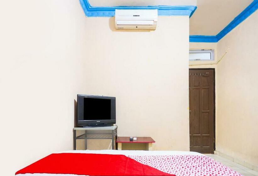 ホテル Spot On 91885 Wisma Heksa