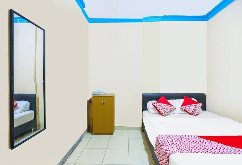 ホテル Spot On 91885 Wisma Heksa