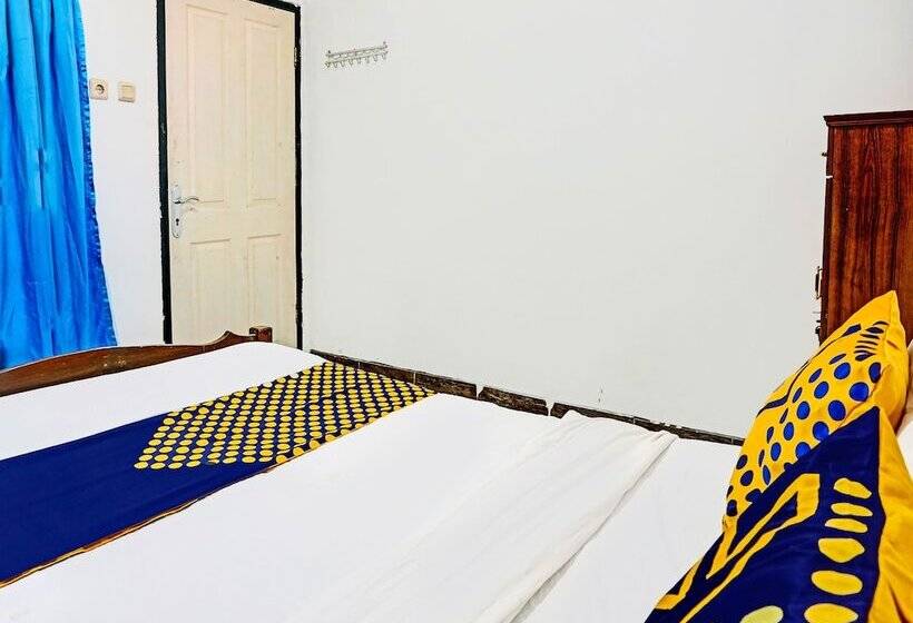 Отель Spot On 91896 Kost Bu Dewi Syariah