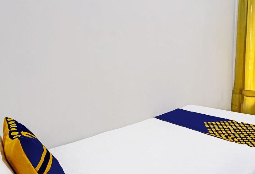 Отель Spot On 91896 Kost Bu Dewi Syariah