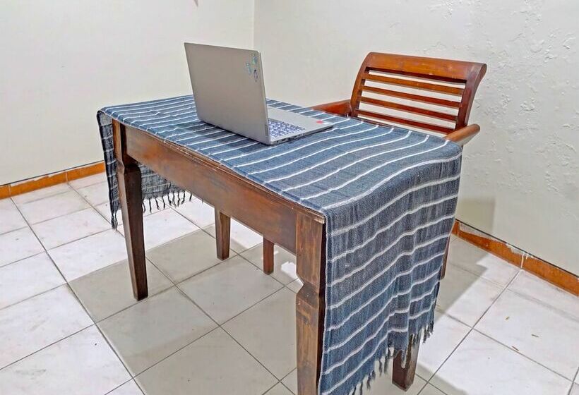 Отель Spot On 91896 Kost Bu Dewi Syariah