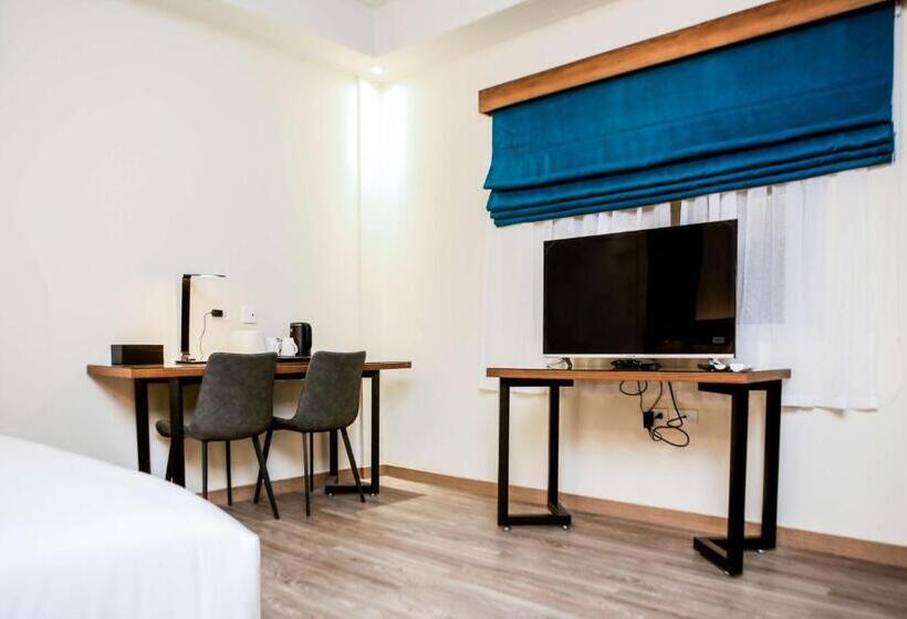 هتل Surestay Studio By Best Western Clarkview, Angeles City