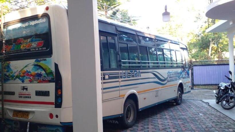 פנסיון Cool Breeze Guest Inn