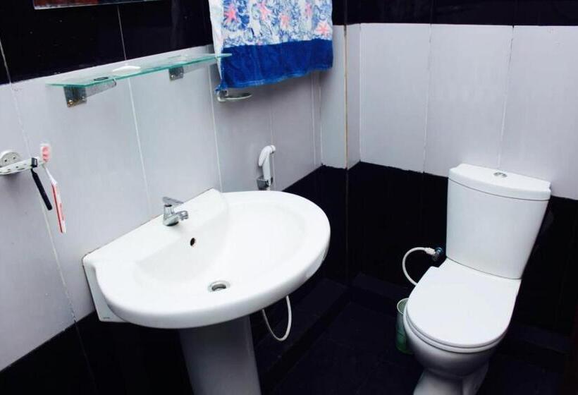 פנסיון Cool Breeze Guest Inn