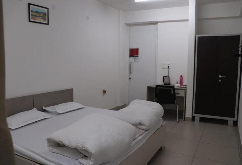 پانسیون Faculty House  Cosy Lounge Near Expo Mart