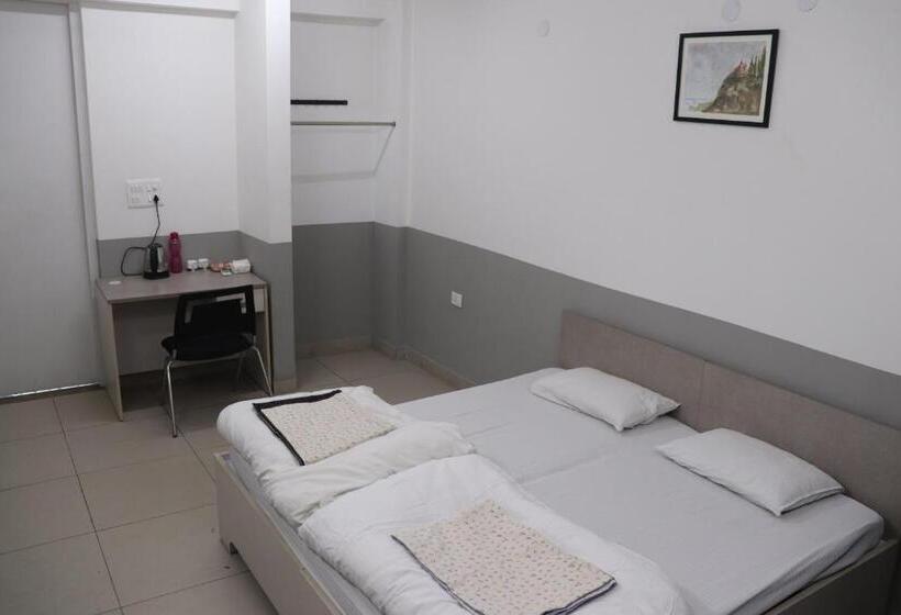 پانسیون Faculty House  Cosy Lounge Near Expo Mart